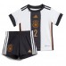 Tyskland Antonio Rudiger #2 Replika Babykläder Hemma matchkläder barn VM 2022 Korta ärmar (+ Korta byxor)